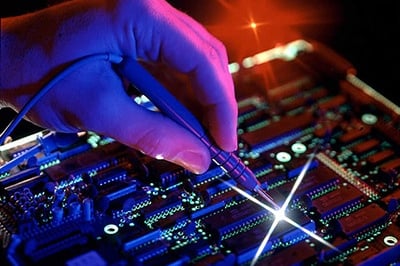 Electronic PCB assembly testing In-Circuit Test or Flying Probe?